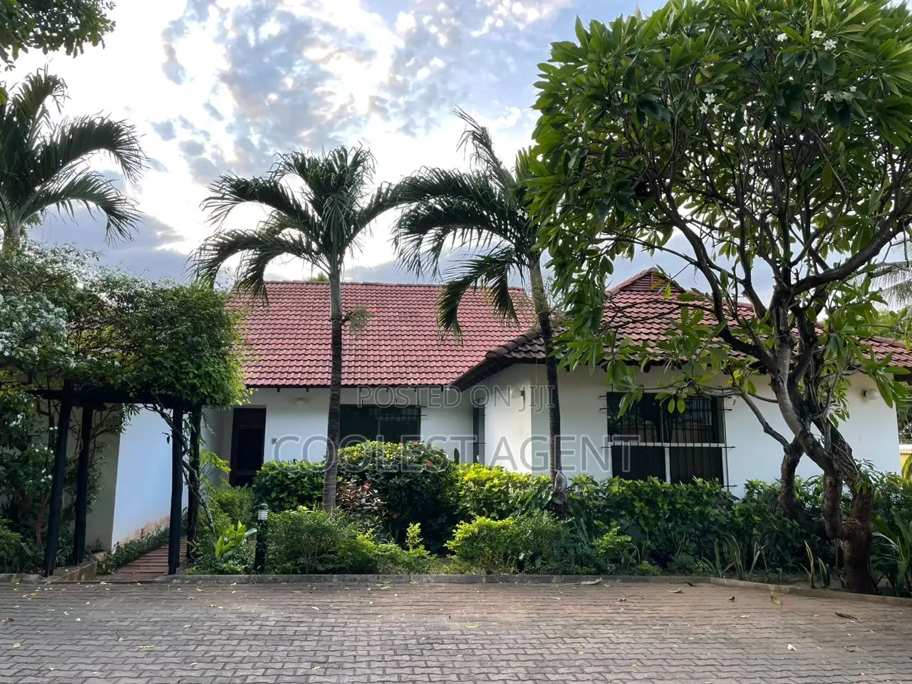 Furnished 4bdrm Villa in Oysterbay, Kinondoni for rent