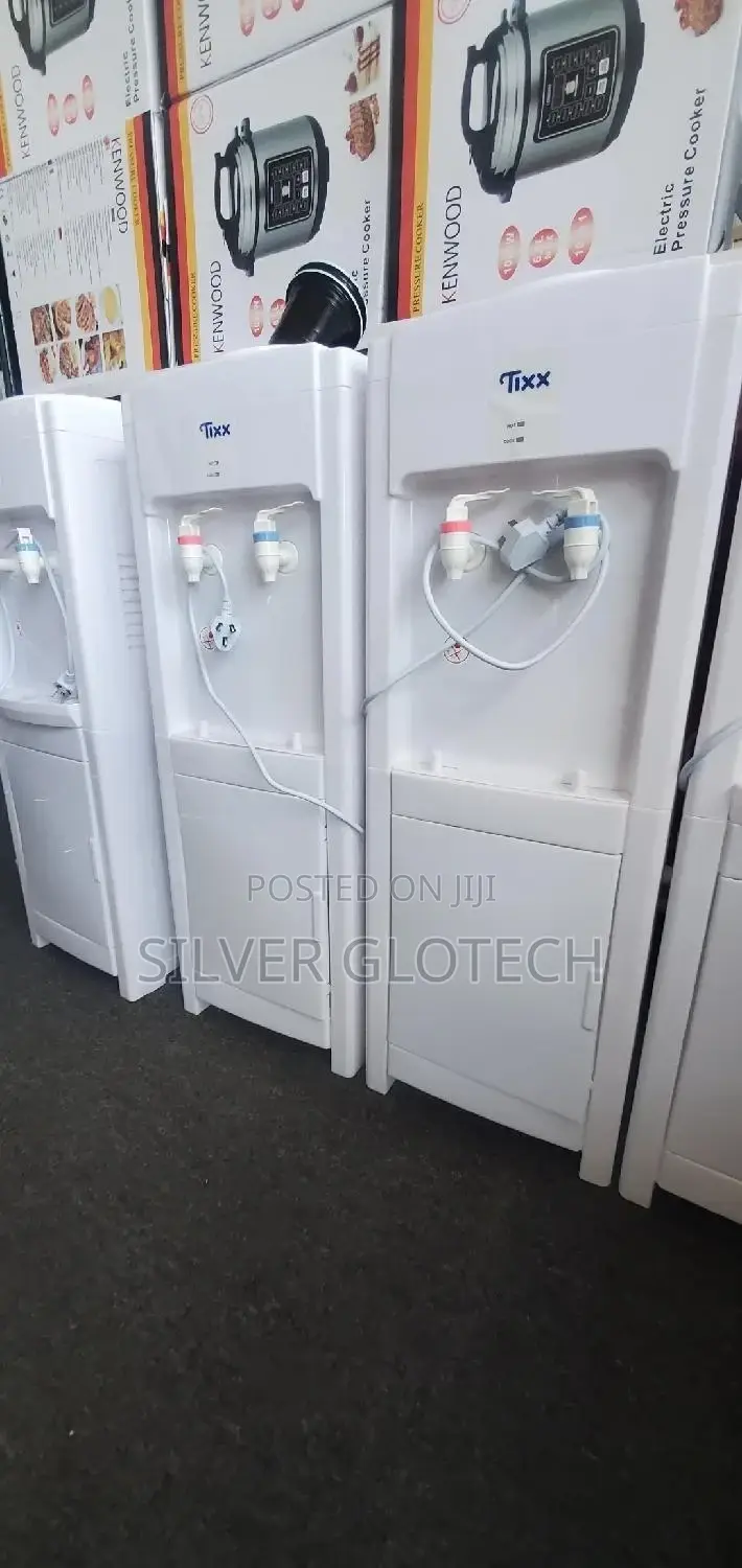 Water Dispenser With Cold and Hot Water Available
