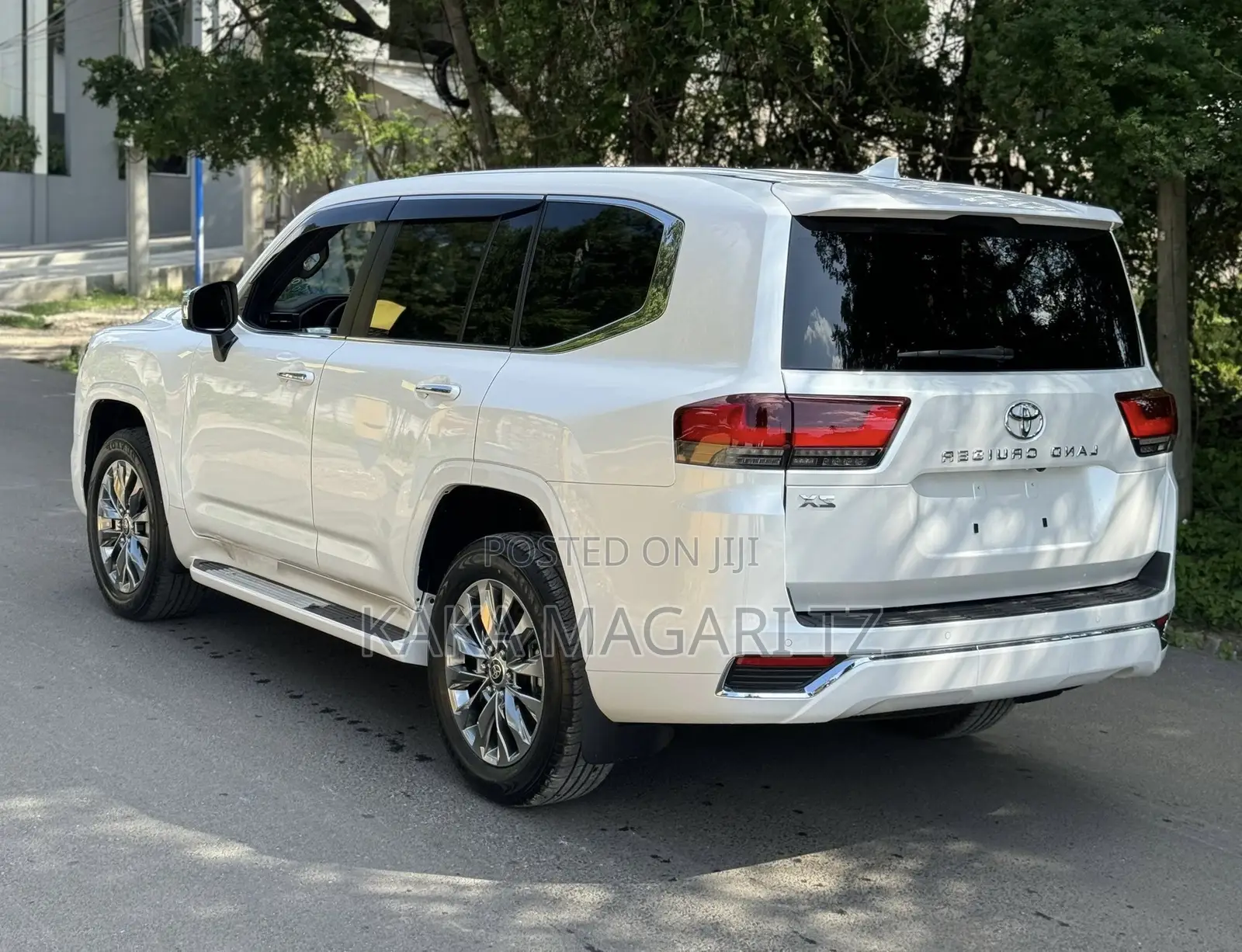 Toyota Land Cruiser 2023 White