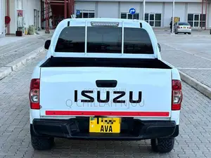 Isuzu D-MAX 2007 White