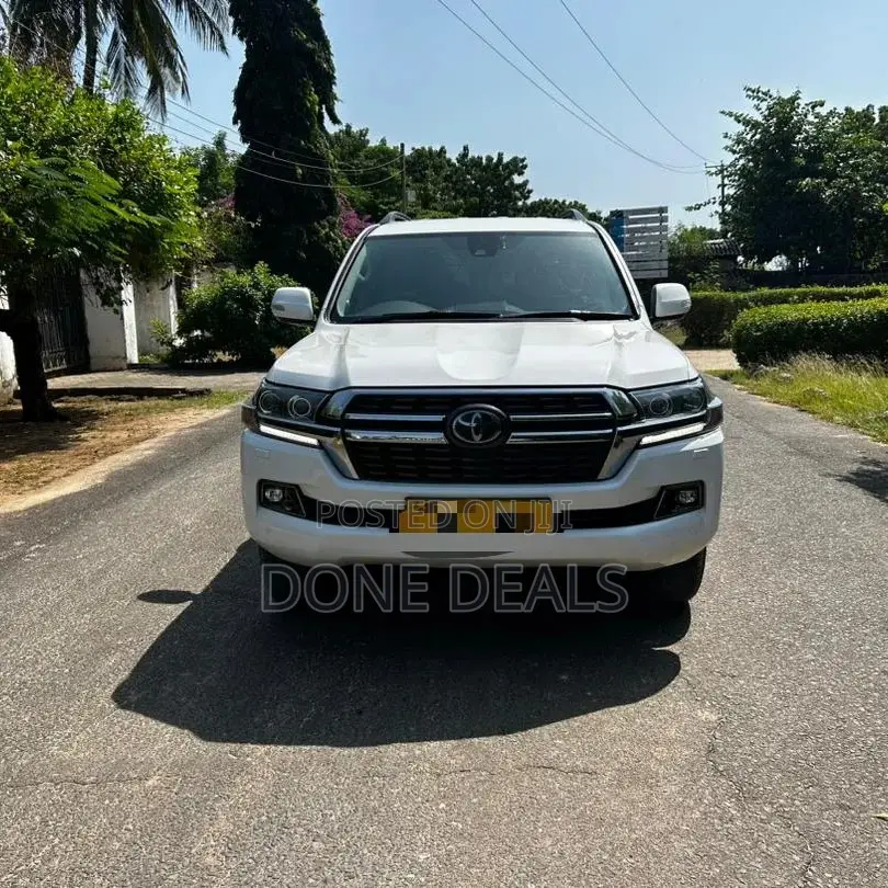 Toyota Land Cruiser 2019 White