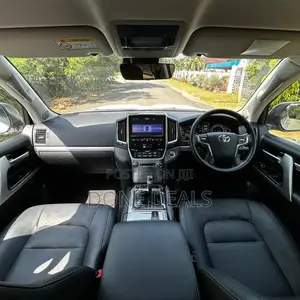 Toyota Land Cruiser 2019 White