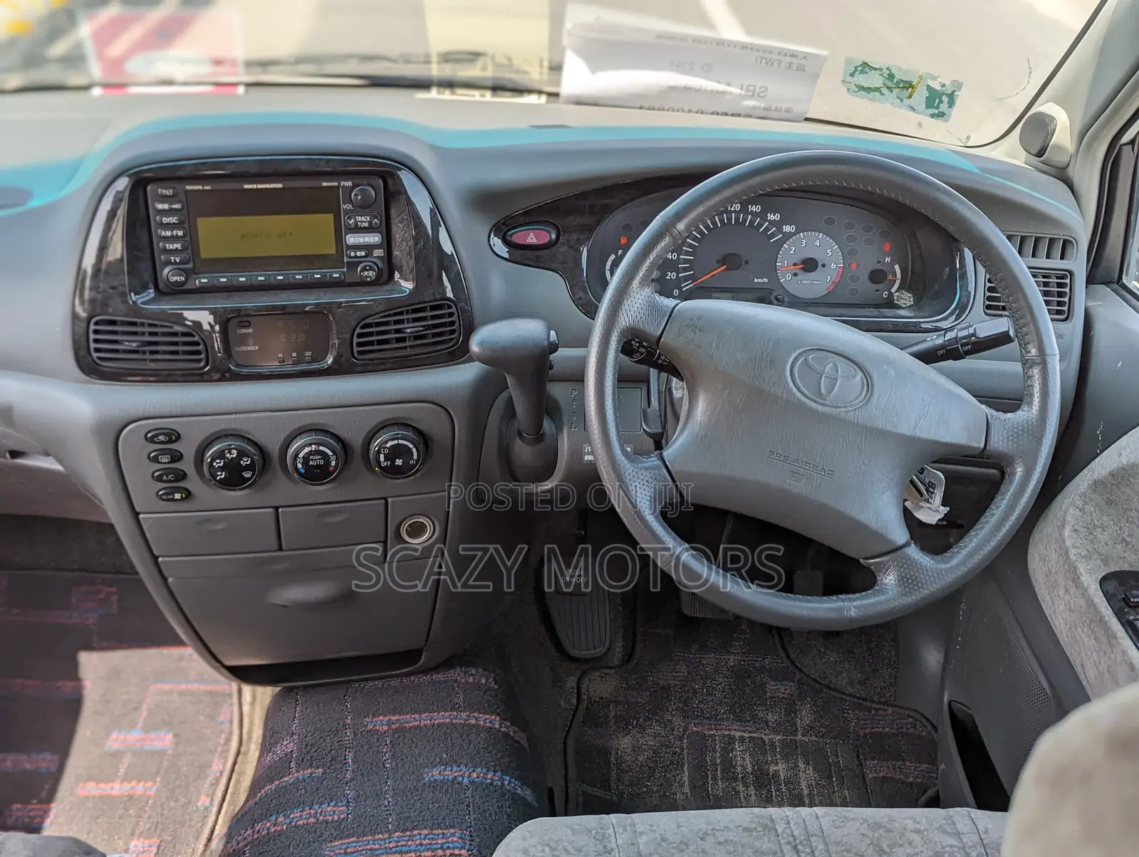 Toyota Noah 2001 Off white
