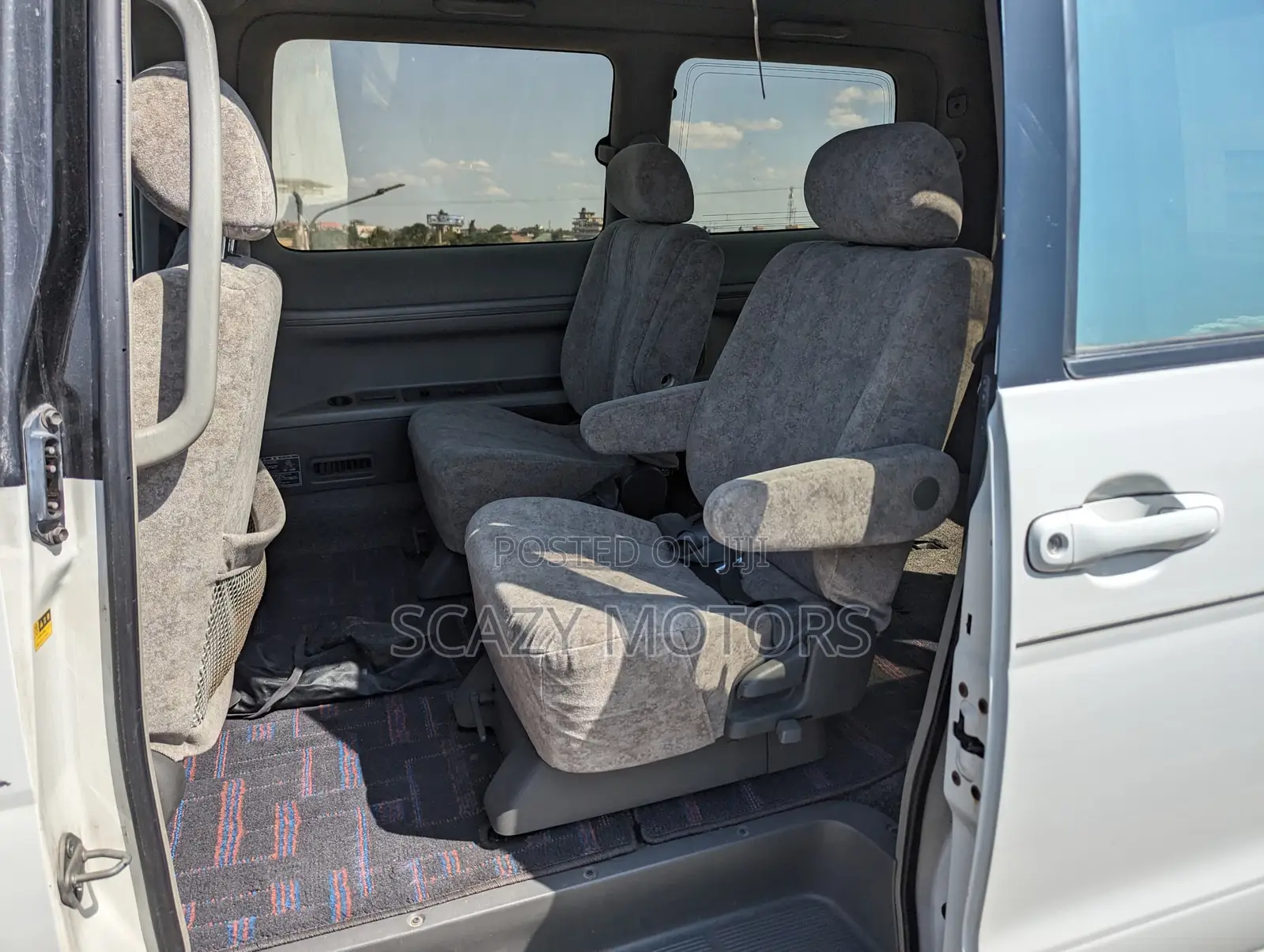 Toyota Noah 2001 Off white