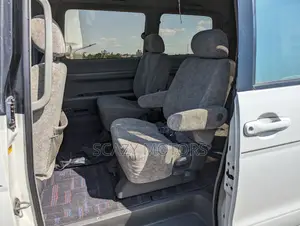 Toyota Noah 2001 Off white