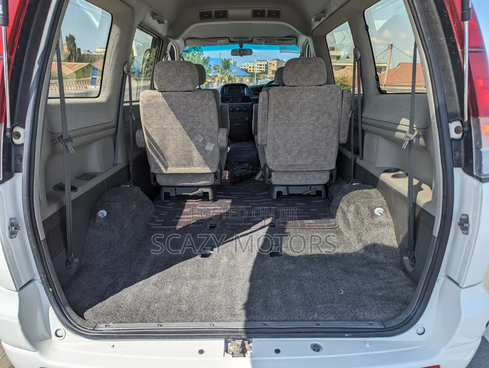 Toyota Noah 2001 Off white