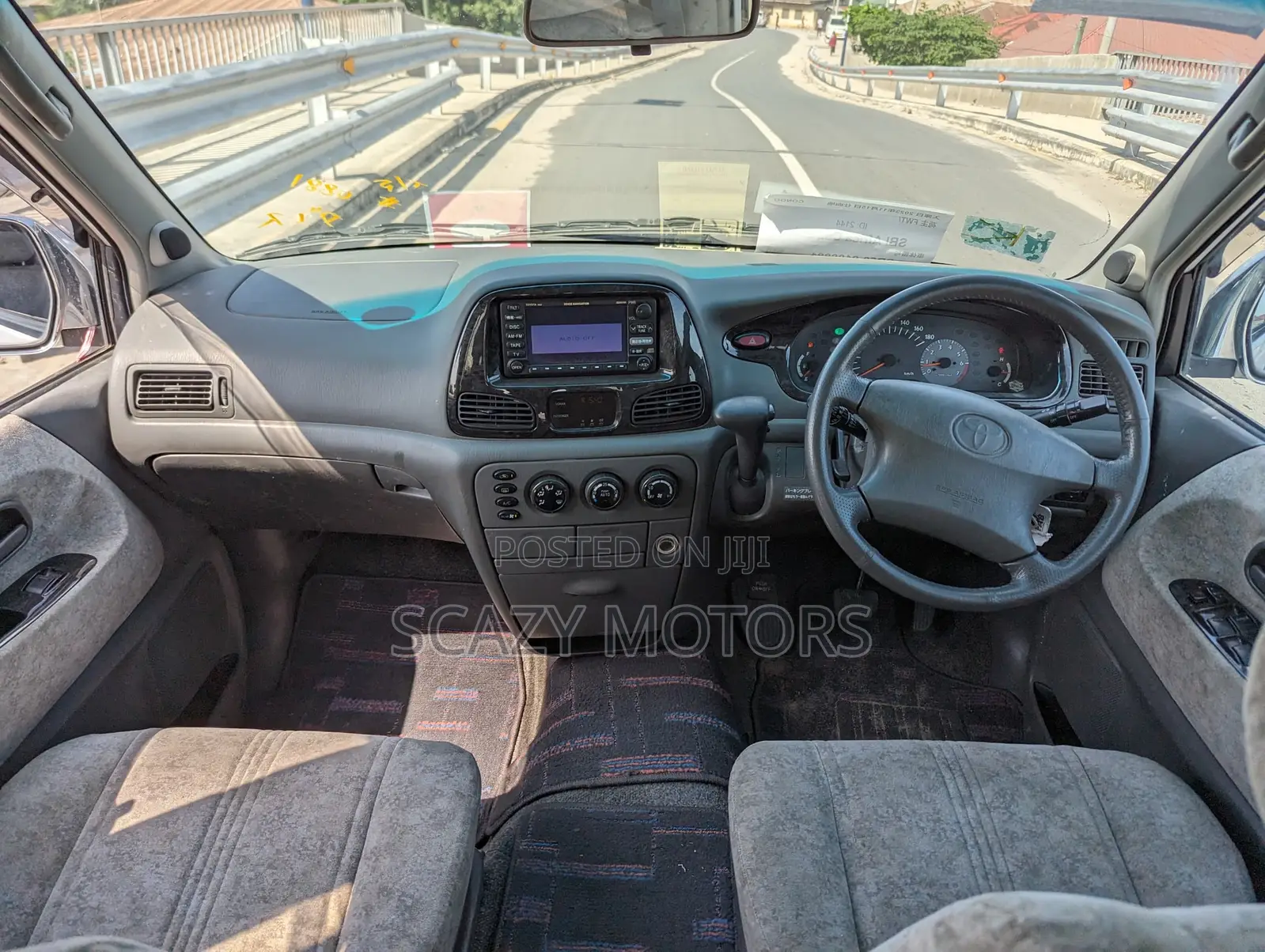 Toyota Noah 2001 Off white