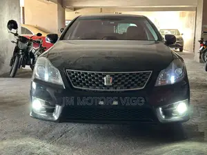 Toyota Crown 2011 Black