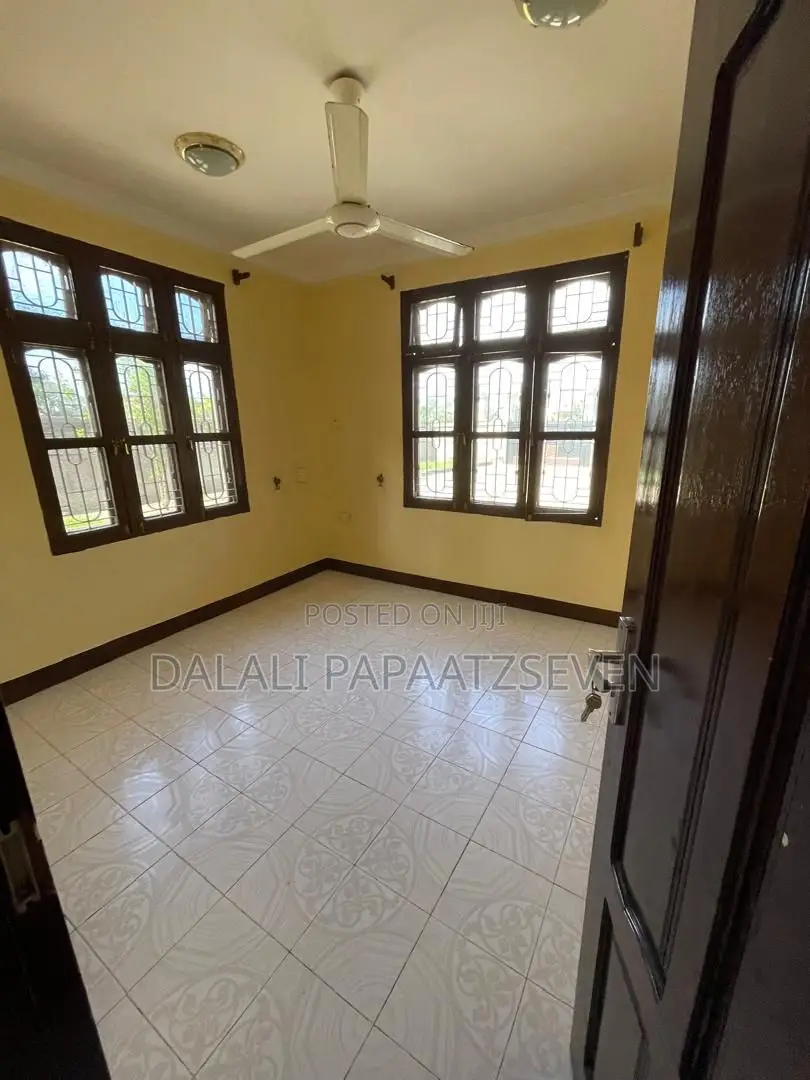 5bdrm House in Dalalipapaatzseven, Mbweni for sale