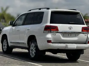 Toyota Land Cruiser 2020 White
