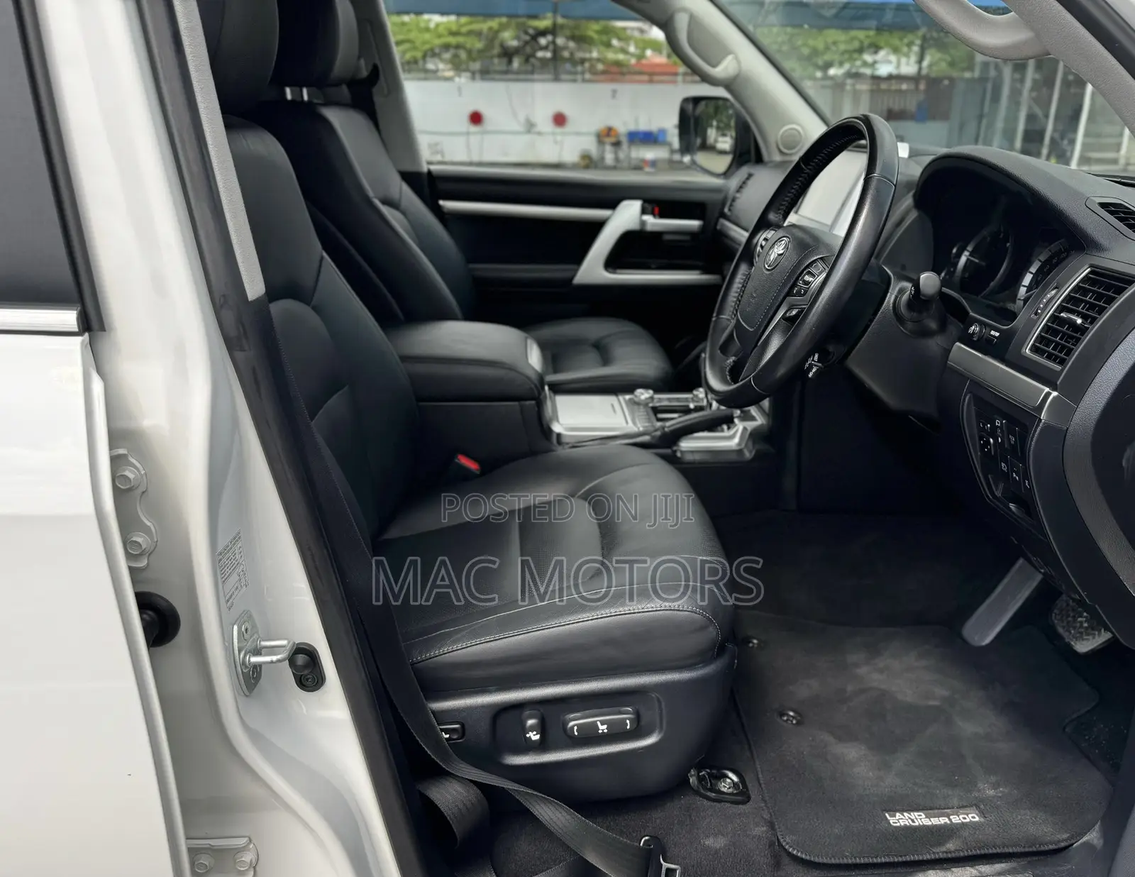 Toyota Land Cruiser 2020 White