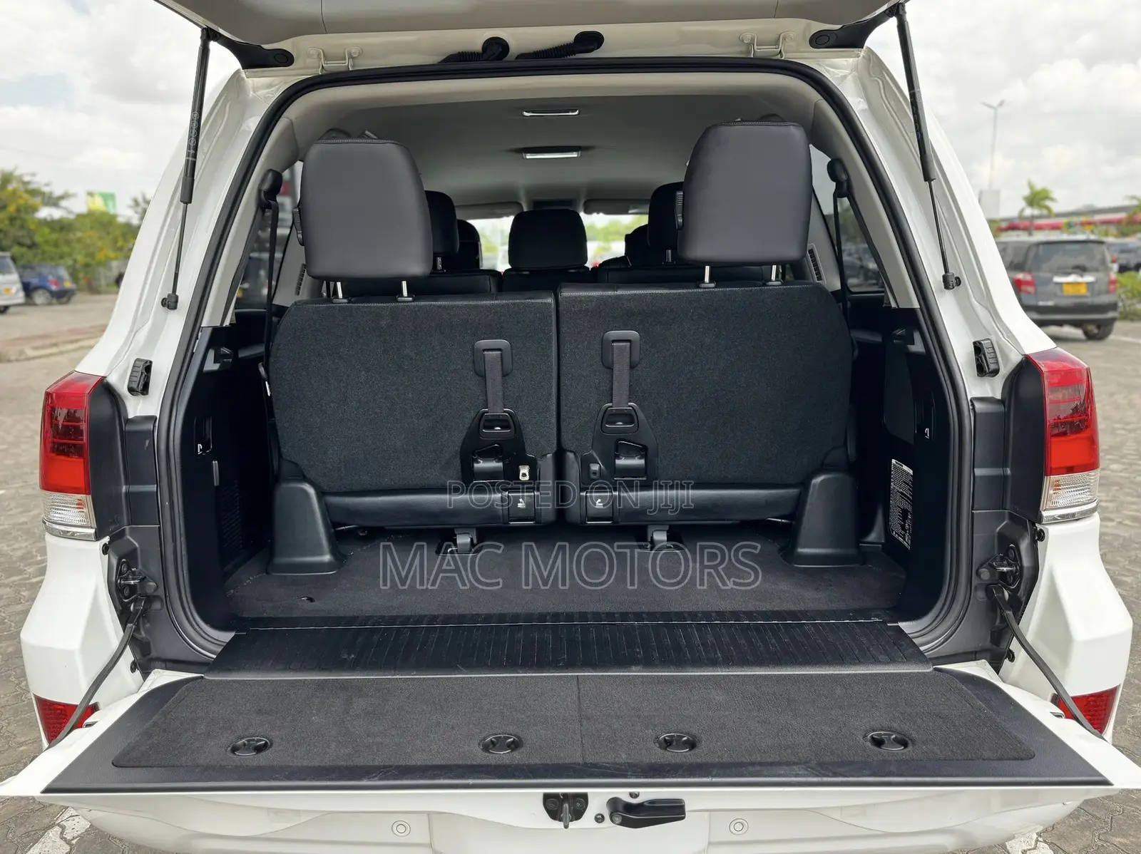 Toyota Land Cruiser 2020 White