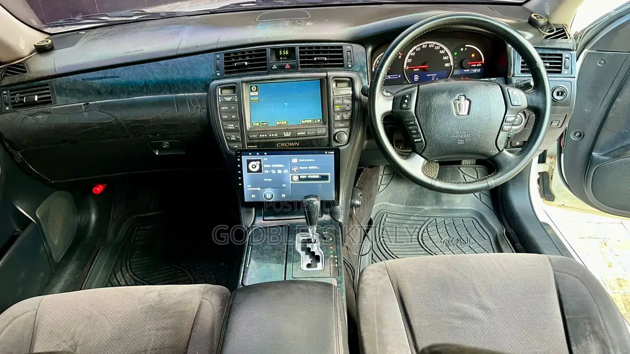 Toyota Crown 2006 White