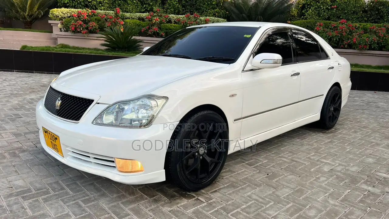 Toyota Crown 2006 White