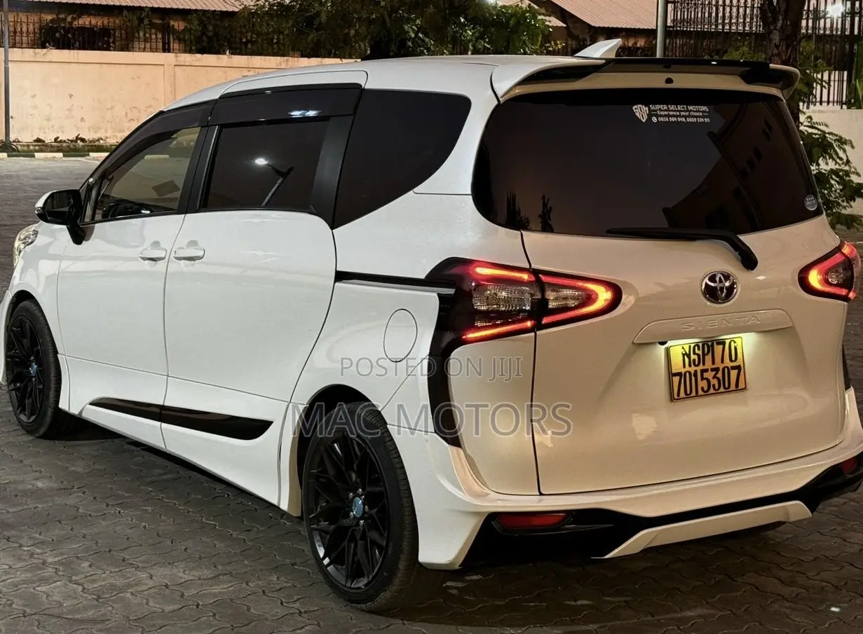 Toyota Sienta 1.5 AWD 2016 White