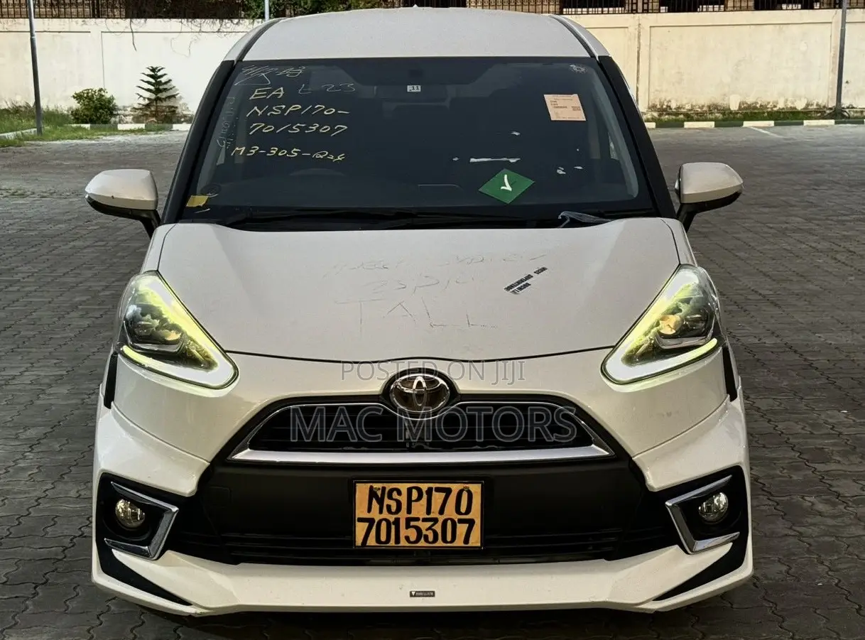 Toyota Sienta 1.5 AWD 2016 White