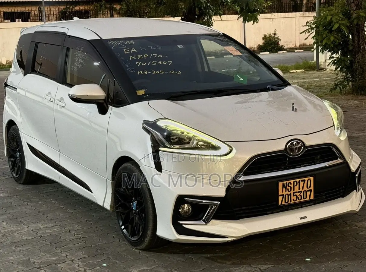 Toyota Sienta 1.5 AWD 2016 White
