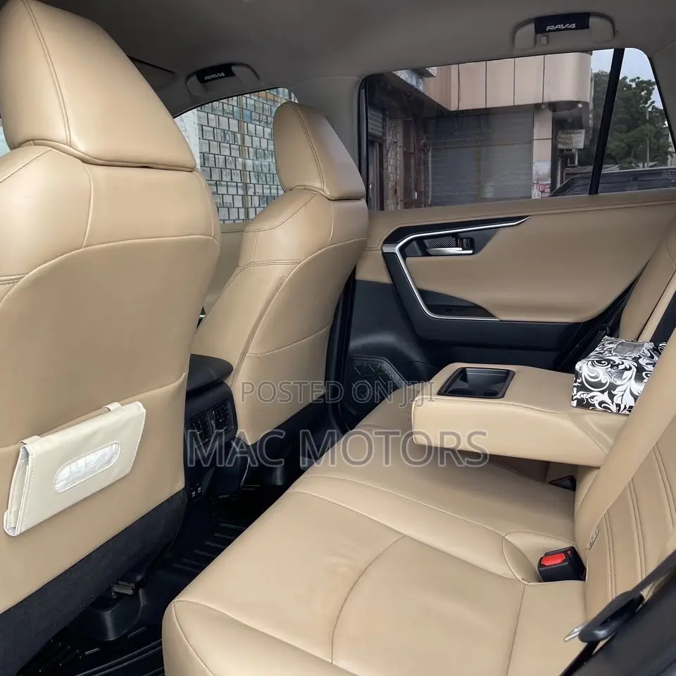 Toyota RAV4 XLE Premium AWD 2020 Silver