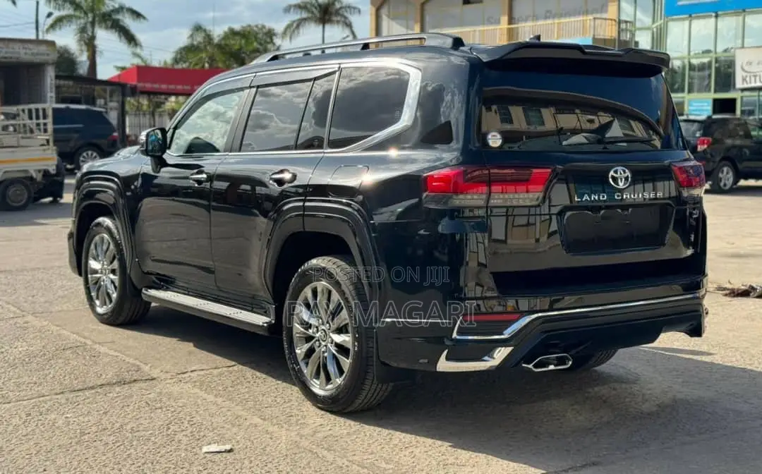 Toyota Land Cruiser 2022 Black