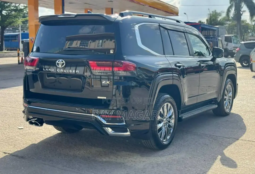 Toyota Land Cruiser 2022 Black