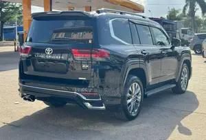 Toyota Land Cruiser 2022 Black