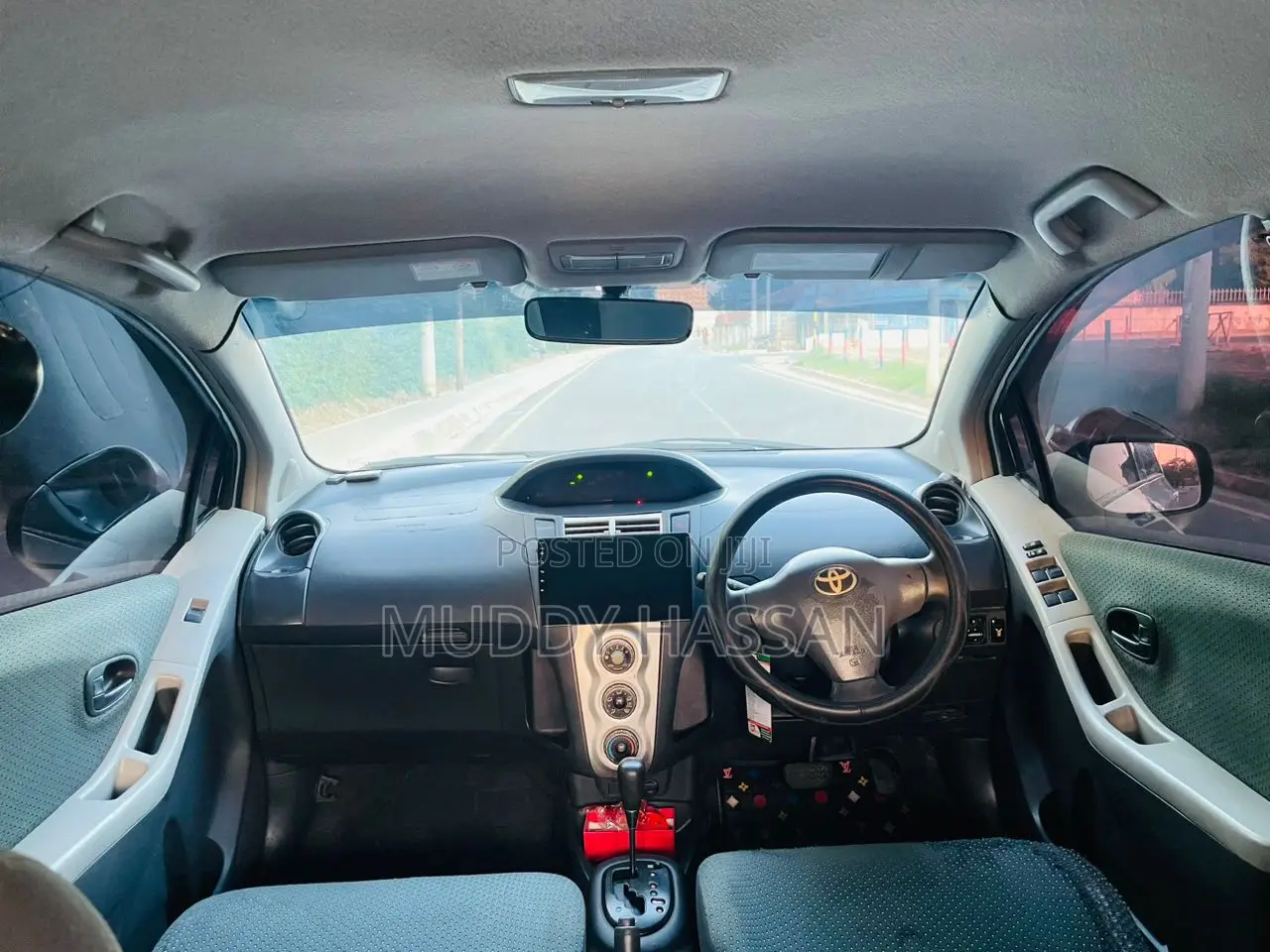 Toyota Vitz 2006 Silver
