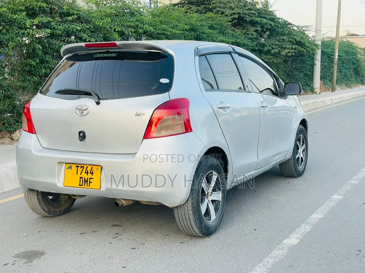 Toyota Vitz 2006 Silver