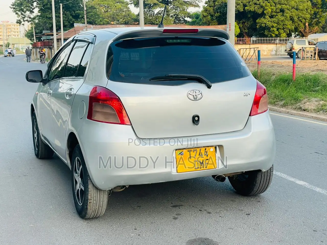 Toyota Vitz 2006 Silver