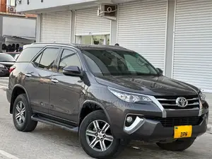 Toyota Fortuner 2017 Gray