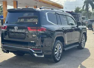 Toyota Land Cruiser 2022 Black