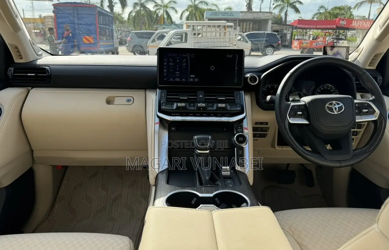 Toyota Land Cruiser 2022 Black