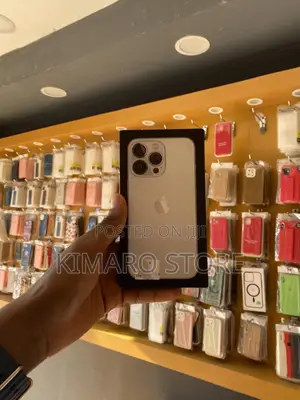 Photo - New Apple iPhone 13 Pro 256 GB Gold