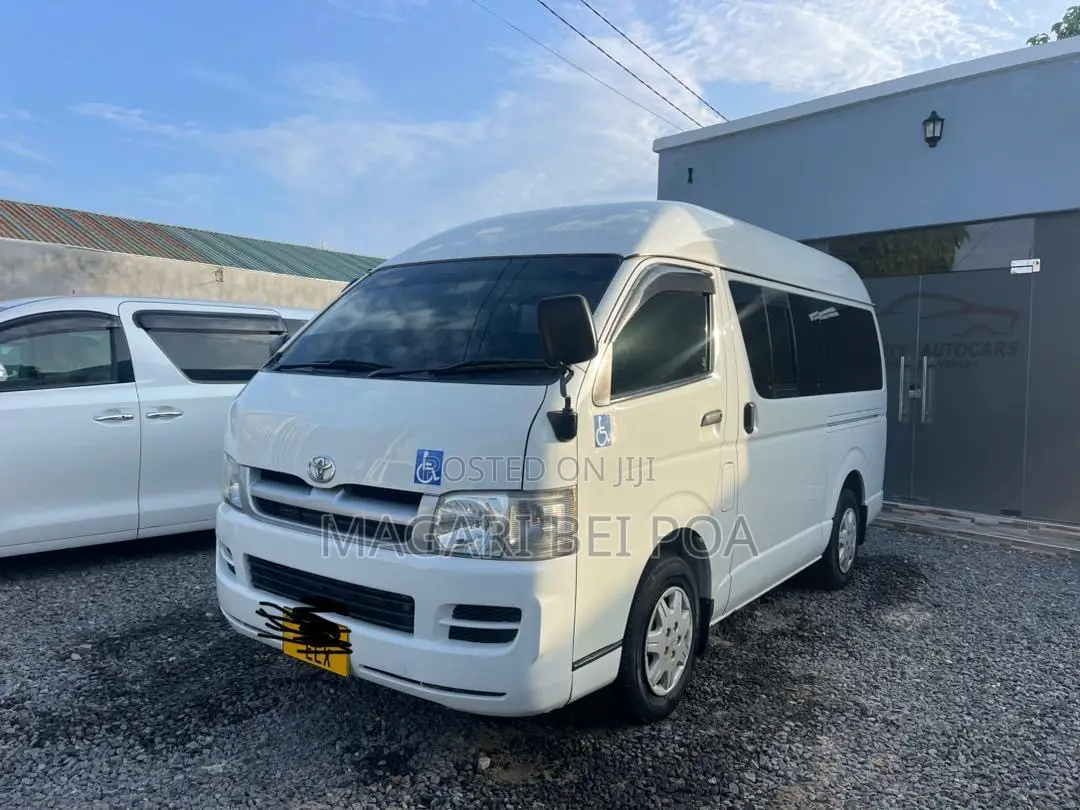 Toyota Quantum 2007 White