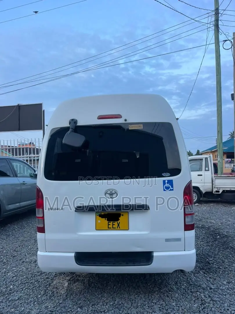 Toyota Quantum 2007 White