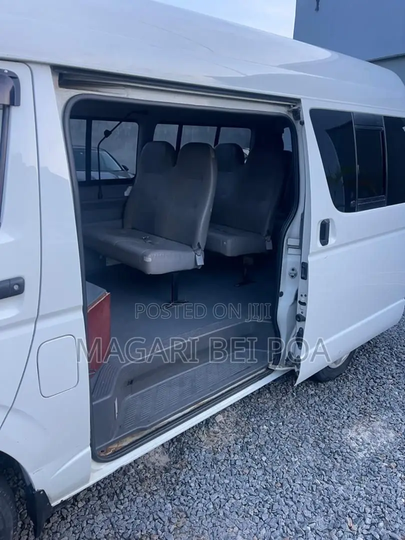 Toyota Quantum 2007 White