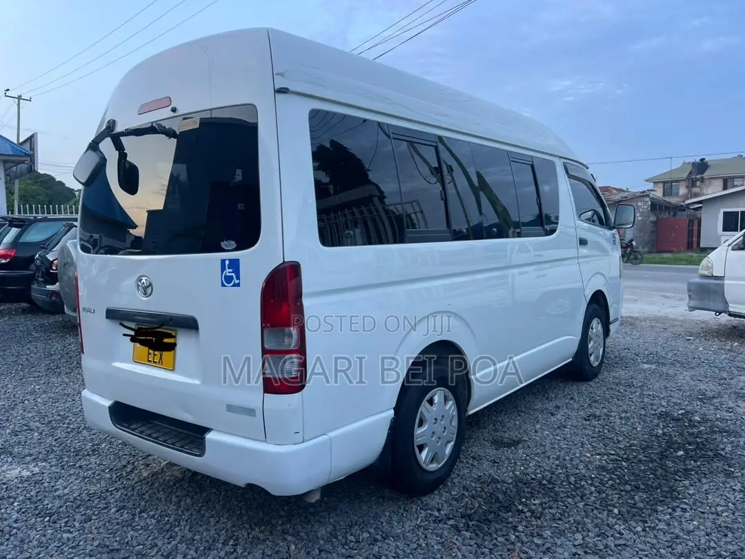 Toyota Quantum 2007 White