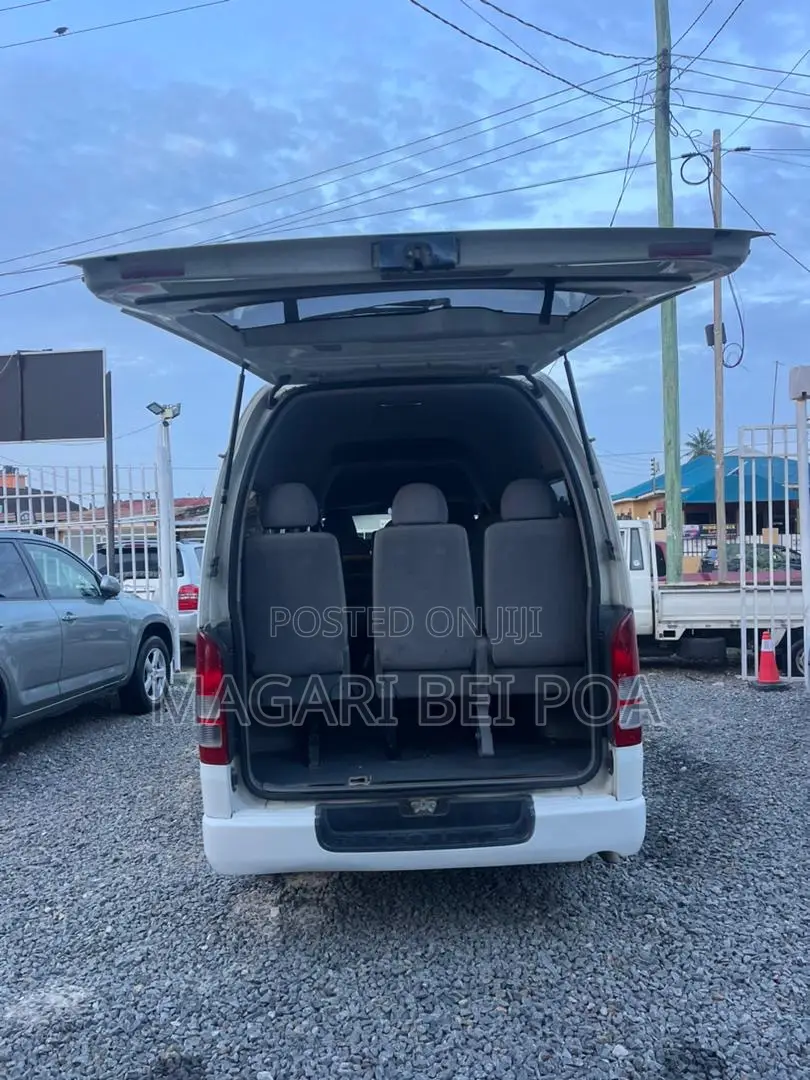 Toyota Quantum 2007 White