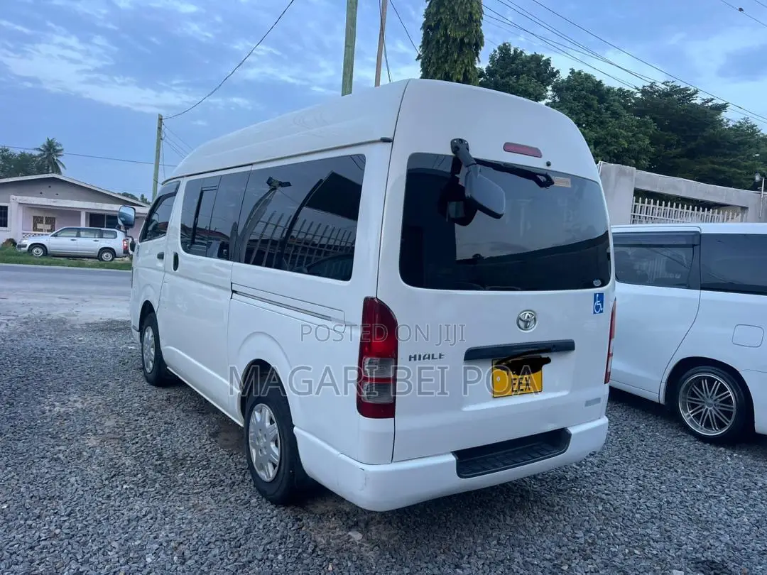 Toyota Quantum 2007 White