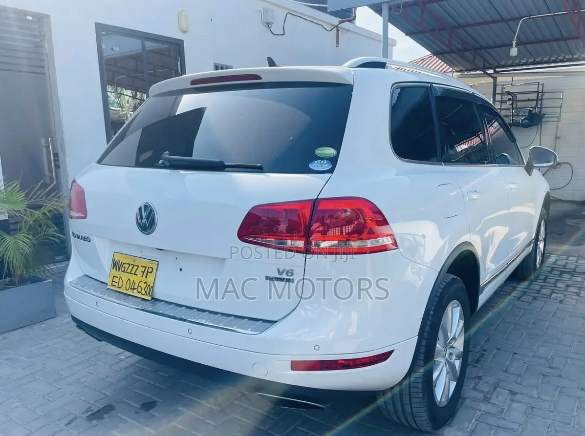 Volkswagen Touareg 2014 White