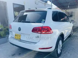Volkswagen Touareg 2014 White