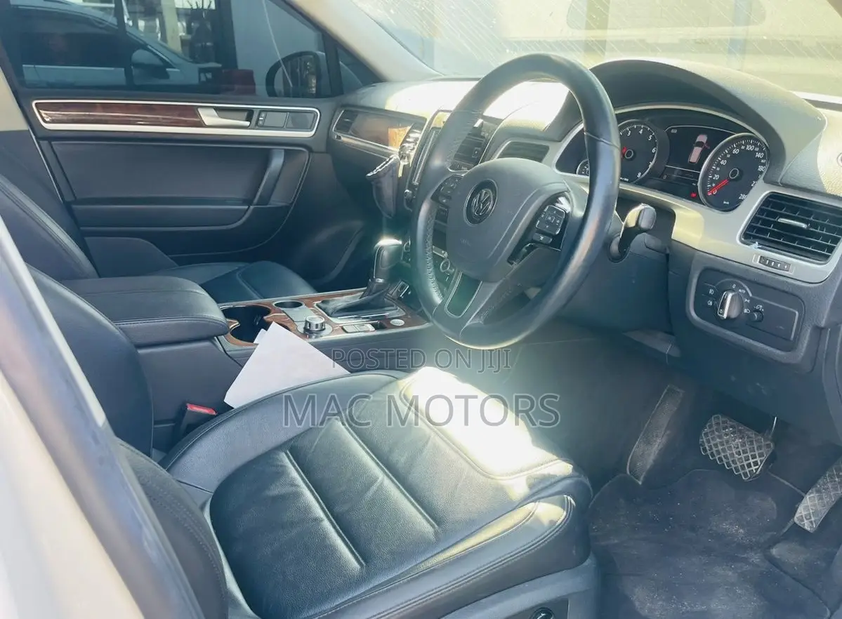Volkswagen Touareg 2014 White