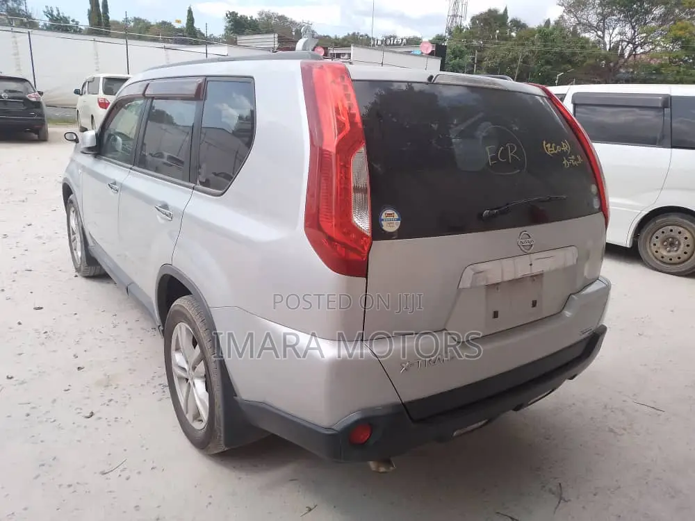 Nissan X-Trail 2010 Gray
