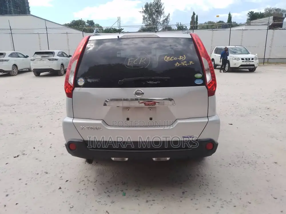 Nissan X-Trail 2010 Gray