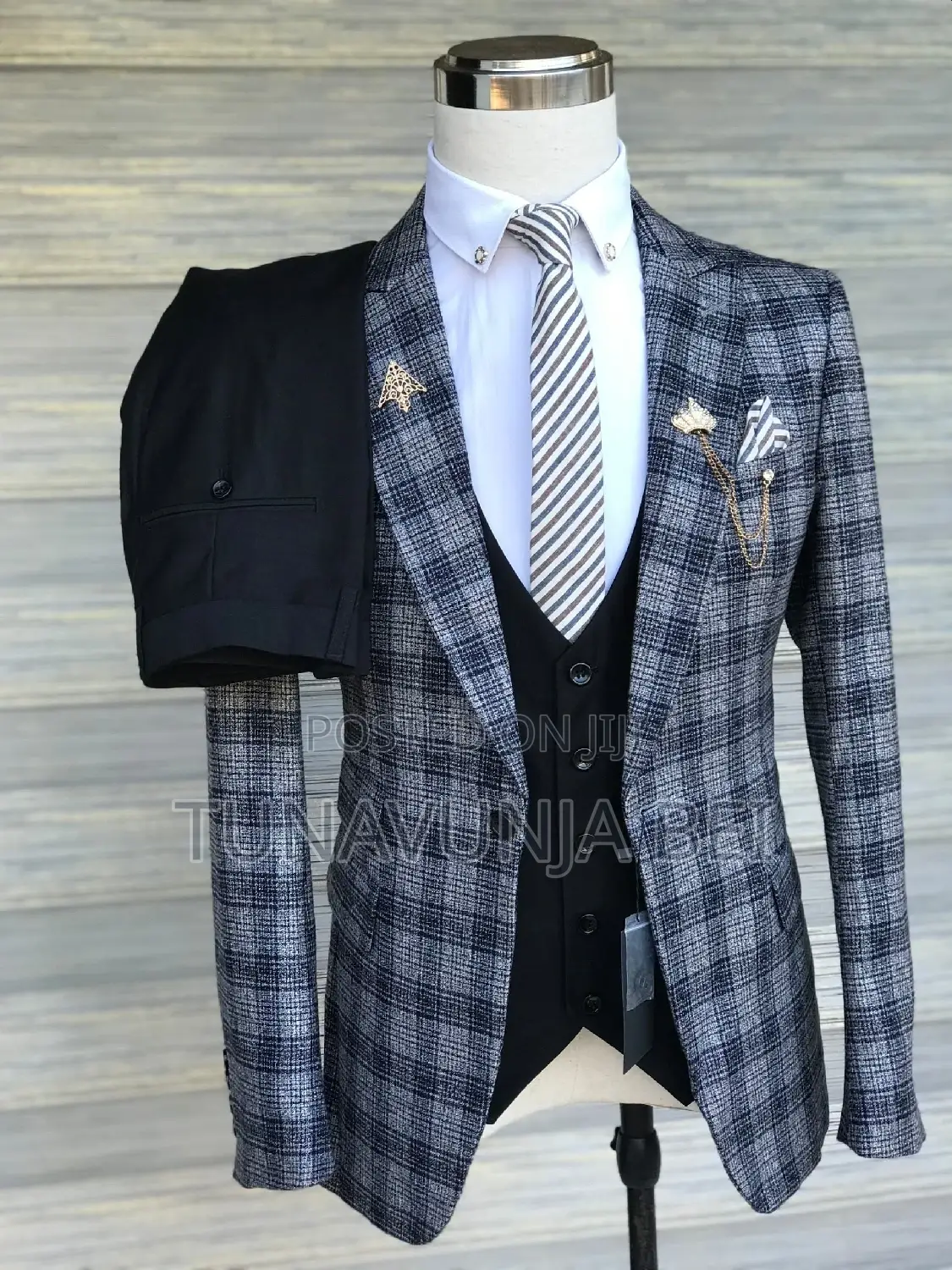 Daro Suits