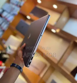 Laptop HP 250 G10 8GB Intel Core I7 SSD 512GB