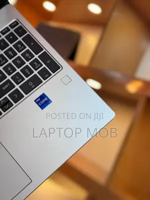 Laptop HP 250 G10 8GB Intel Core I7 SSD 512GB