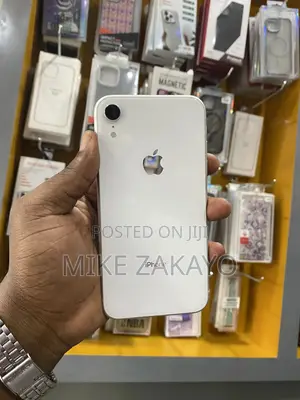Apple iPhone XR 64 GB White