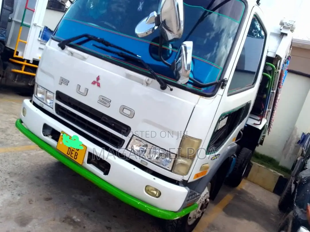 Mitsubishi Fuso Canter 2004 White
