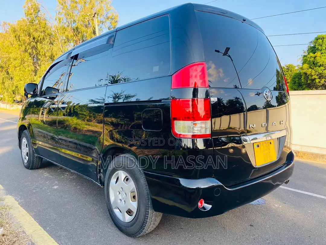Toyota Noah 2006 Black