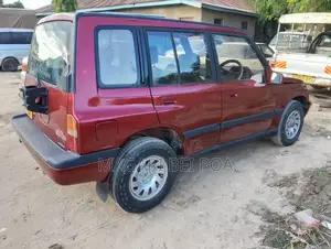 Suzuki Escudo 2005 Red